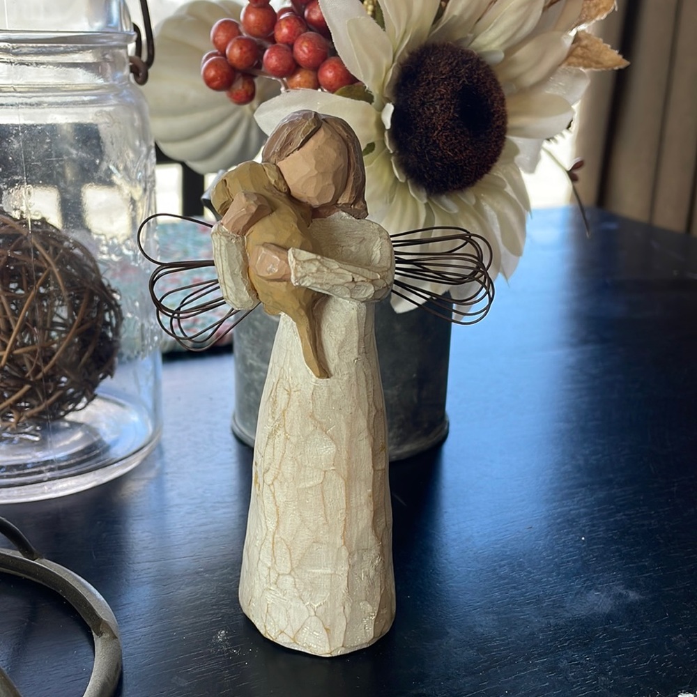 Willow tree “Angel of Friendship” puppy figurine.